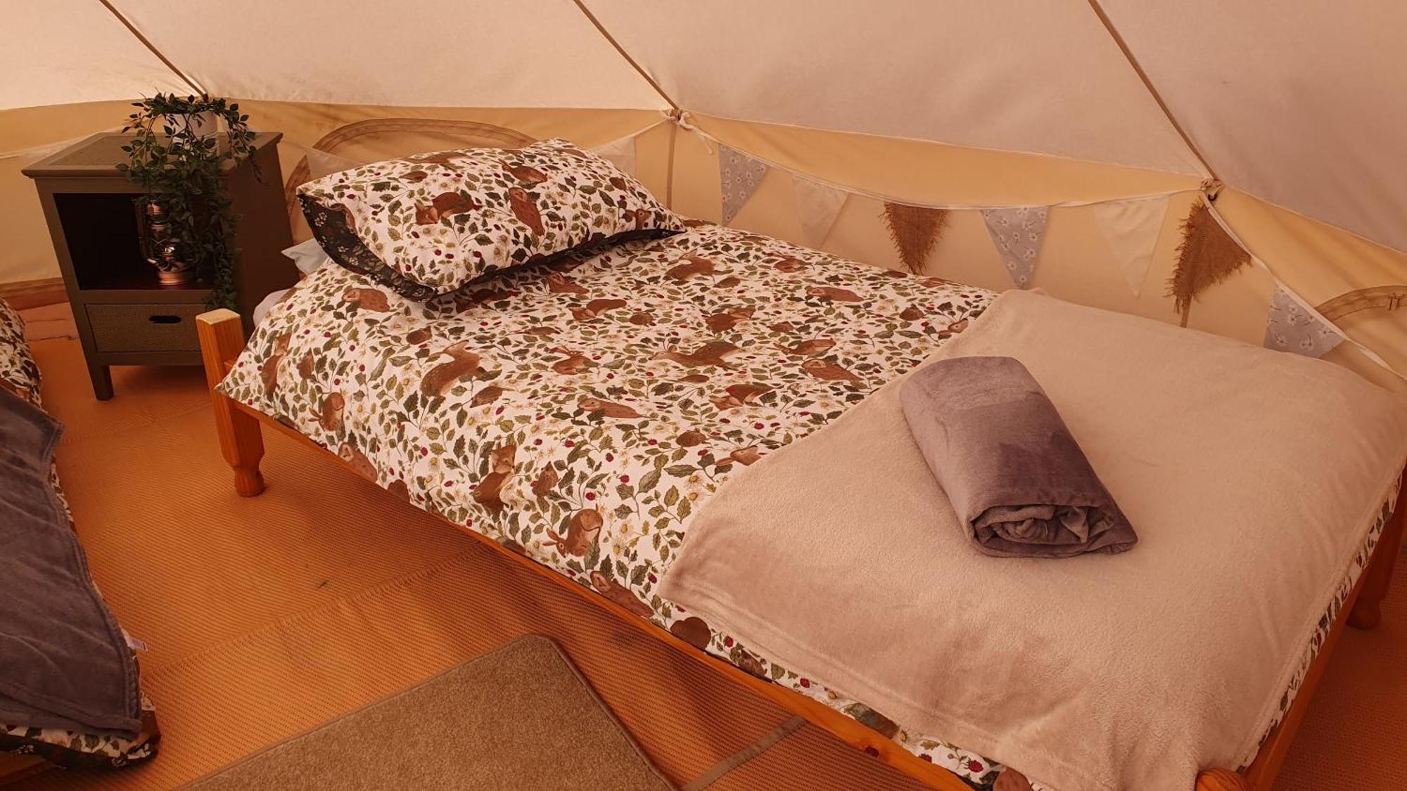 Calon Y Goedwig Glamping Hotel Llandovery Exterior photo