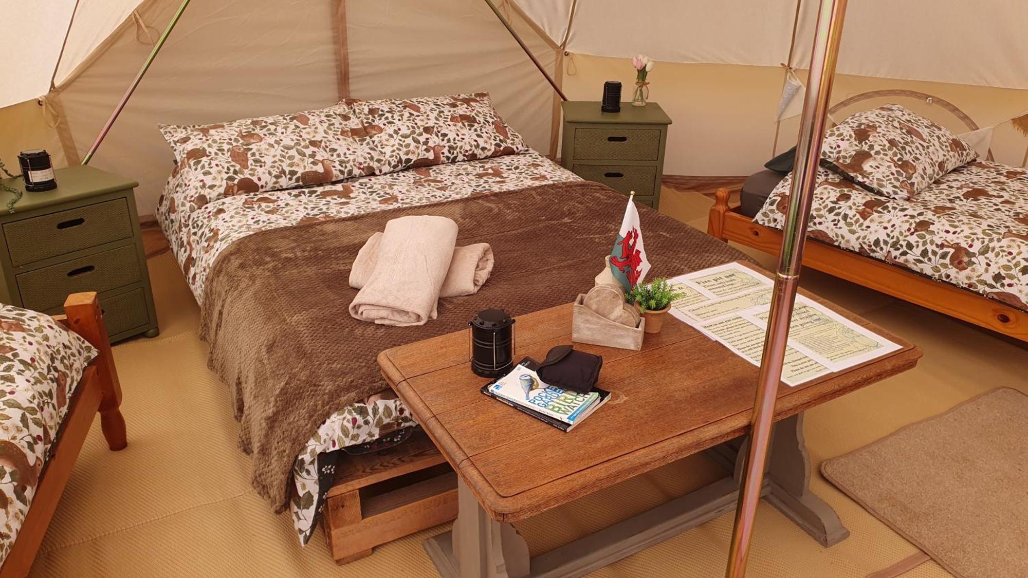 Calon Y Goedwig Glamping Hotel Llandovery Exterior photo